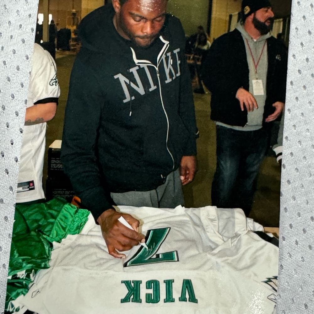 Philadelphia Eagles Autographed Vick White and Green Jersey - Picture 4 of 6